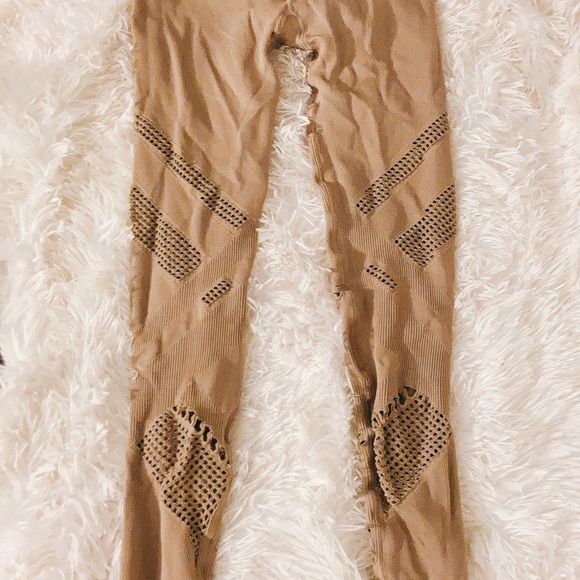 Alo leggings - Picture 2 of 3